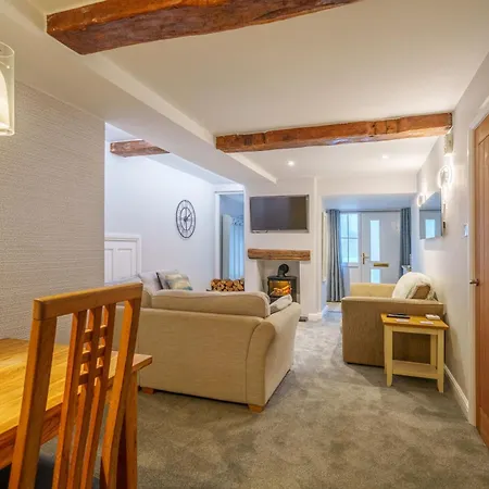 Holiday home Laburnum - Town Centre, With Parking *