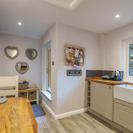 Holiday home Laburnum - Town Centre, With Parking Windermere